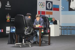 Sakk világbajnoki döntő 2014, 2. forduló