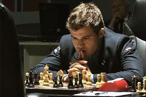 Sakk világbajnoki döntő 2014, 9. forduló